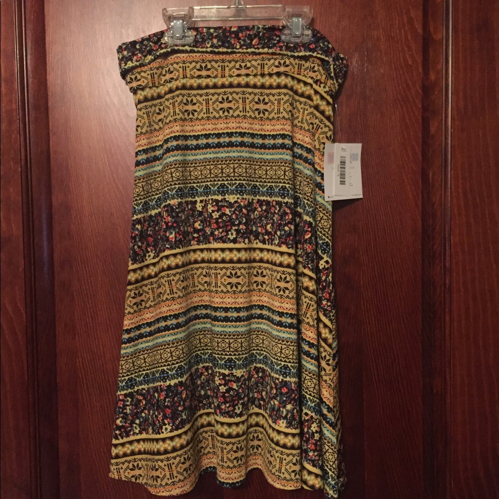 LuLaRoe Azure skirt, size small. NWT
